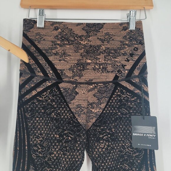 NEW Savage x Fenty Special FX Top and High-Waist Legging Size Medium - Picture 4 of 9
